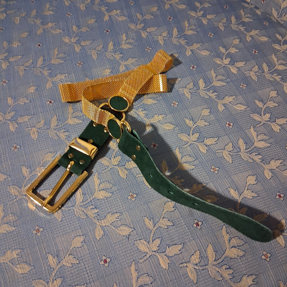 Elegant Green and Gold Women's Belt